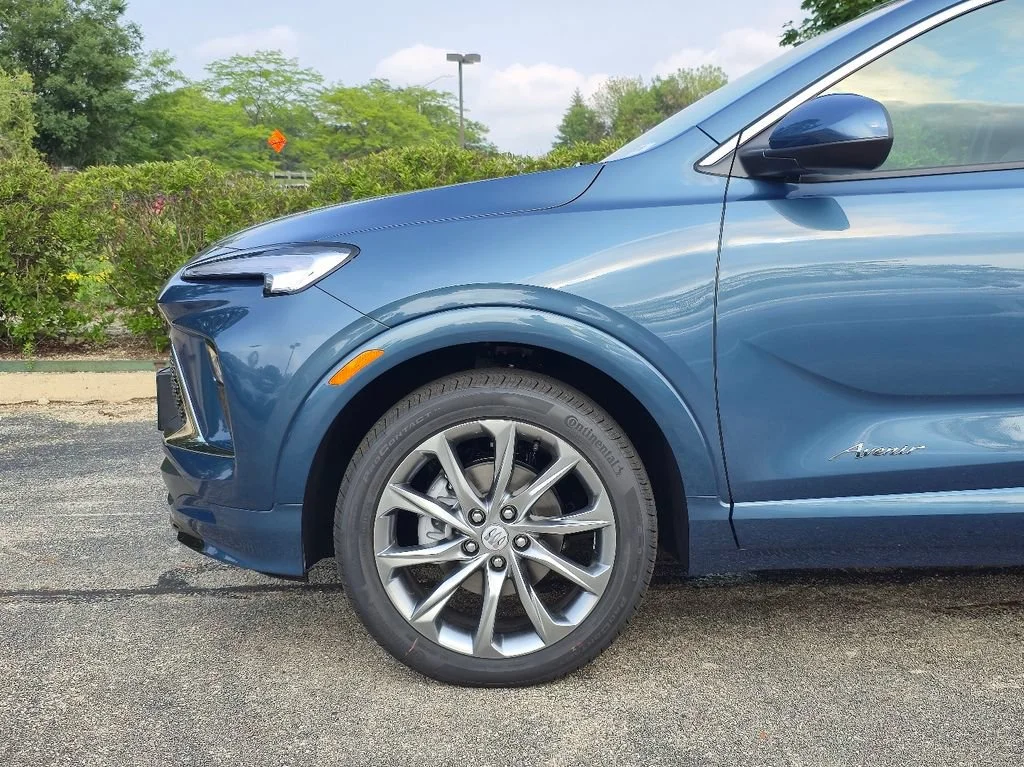 New 2026 Ocean Blue Metallic Buick Avenir image 32