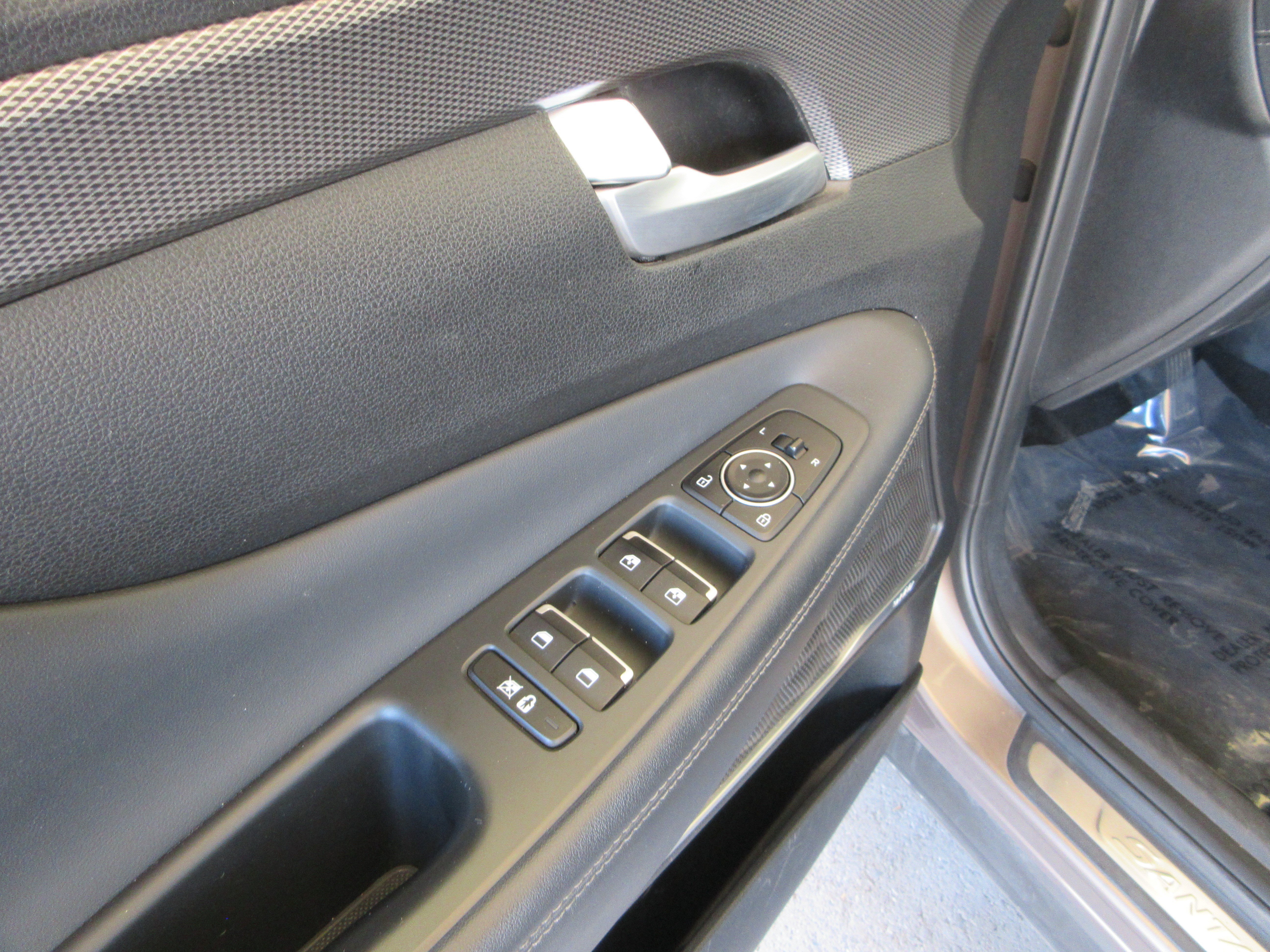 Used 2019 Earthy Bronze Hyundai Limited image 32