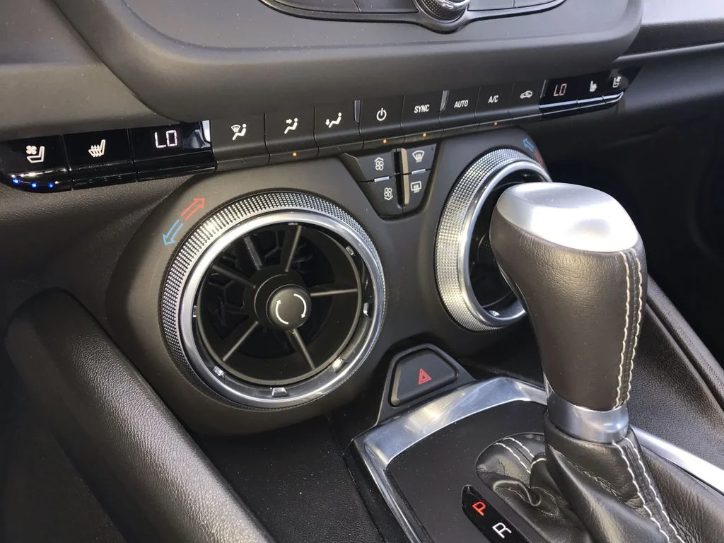 Used 2022 Blue Chevrolet 2LT image 18