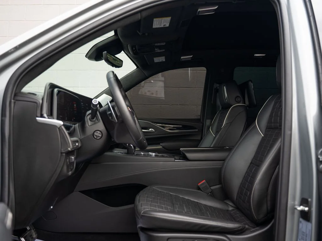 Used 2023 Silver Cadillac V-Series image 17