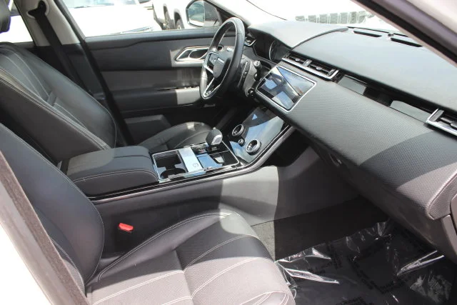 Used 2022 White Land Rover S image 32