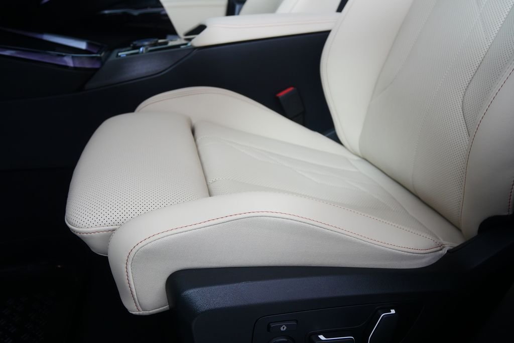 Used 2026 Dark Graphite Metallic BMW 30 xDrive image 10