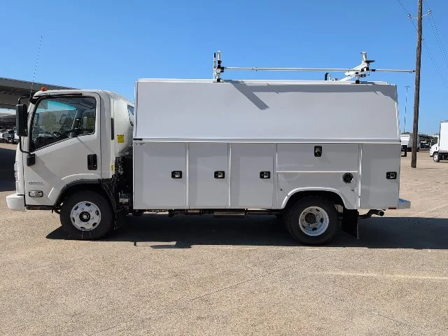 New 2025 Arc White Chevrolet 1WT image 14