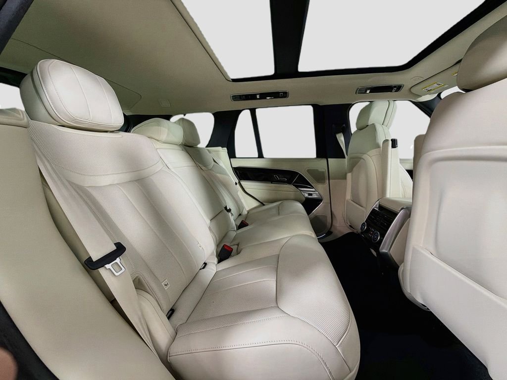 New 2026 Santorini Black Land Rover SE image 29