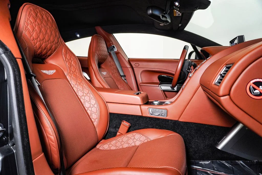 Used 2015 Meteorite Silver Aston Martin  image 18