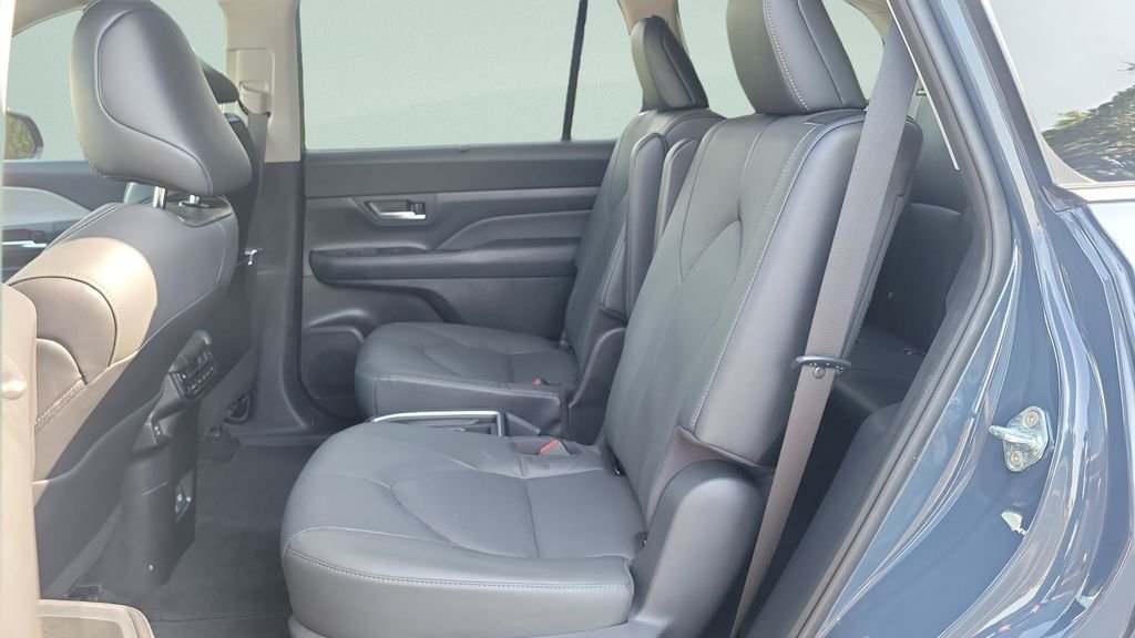 Used 2025 White Toyota Limited image 10