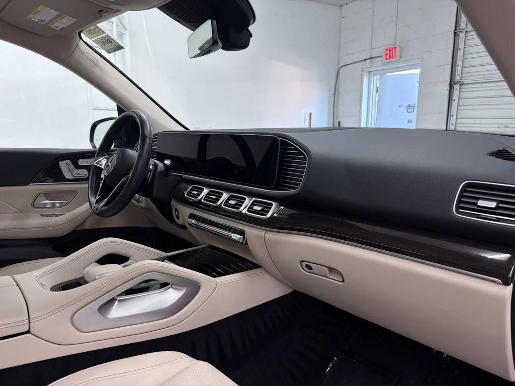Certified Used 2024 Black Mercedes-Benz GLE 450e image 33