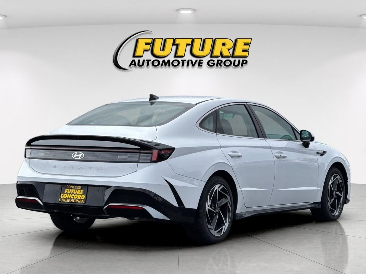New 2026 White Hyundai SEL Sport image 3