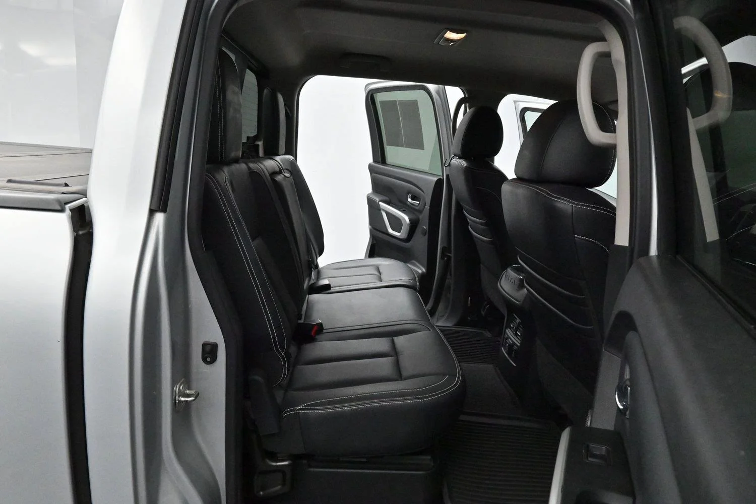 Used 2018 Brilliant Silver Nissan PRO-4X image 34