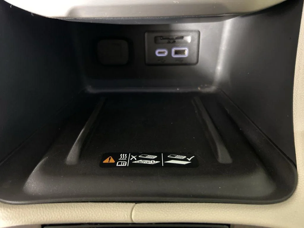 Used 2021 Cayenne Red GMC Denali image 34