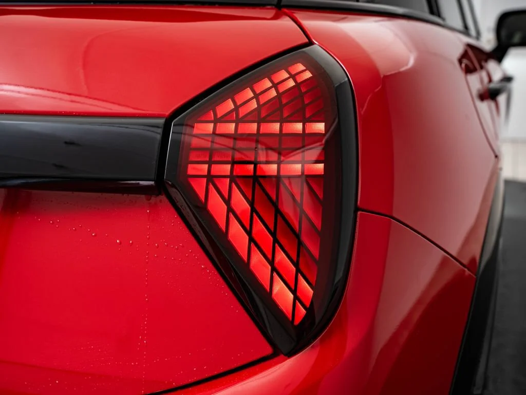 New 2026 Chili Red MINI Iconic image 9