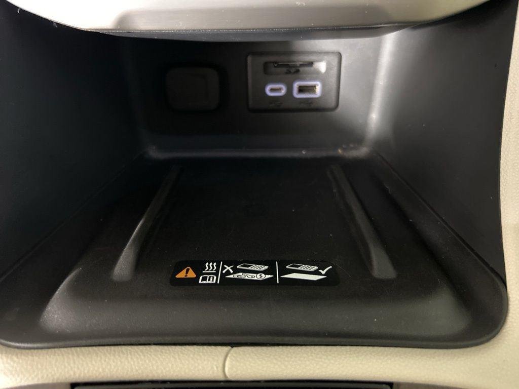 Used 2021 Cayenne Red GMC Denali image 34
