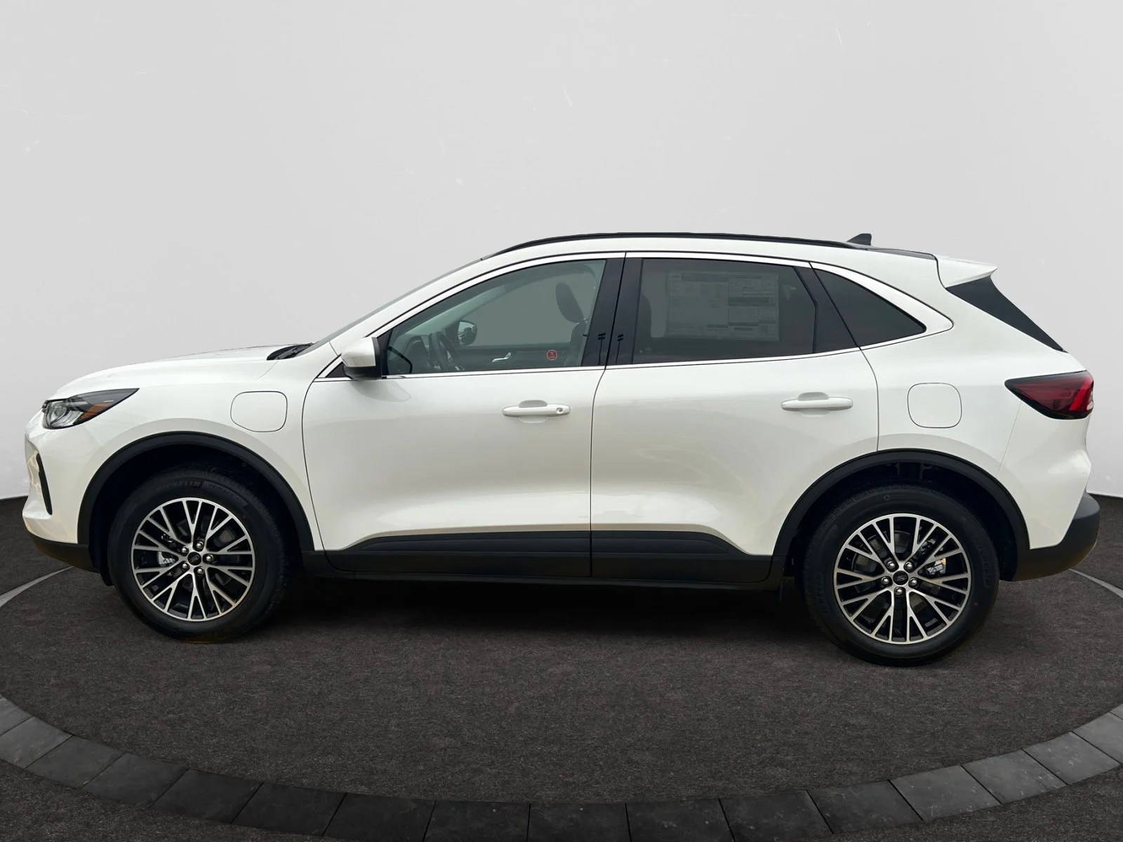 New 2026 Star White Metallic Tri-Coat Ford PHEV image 2