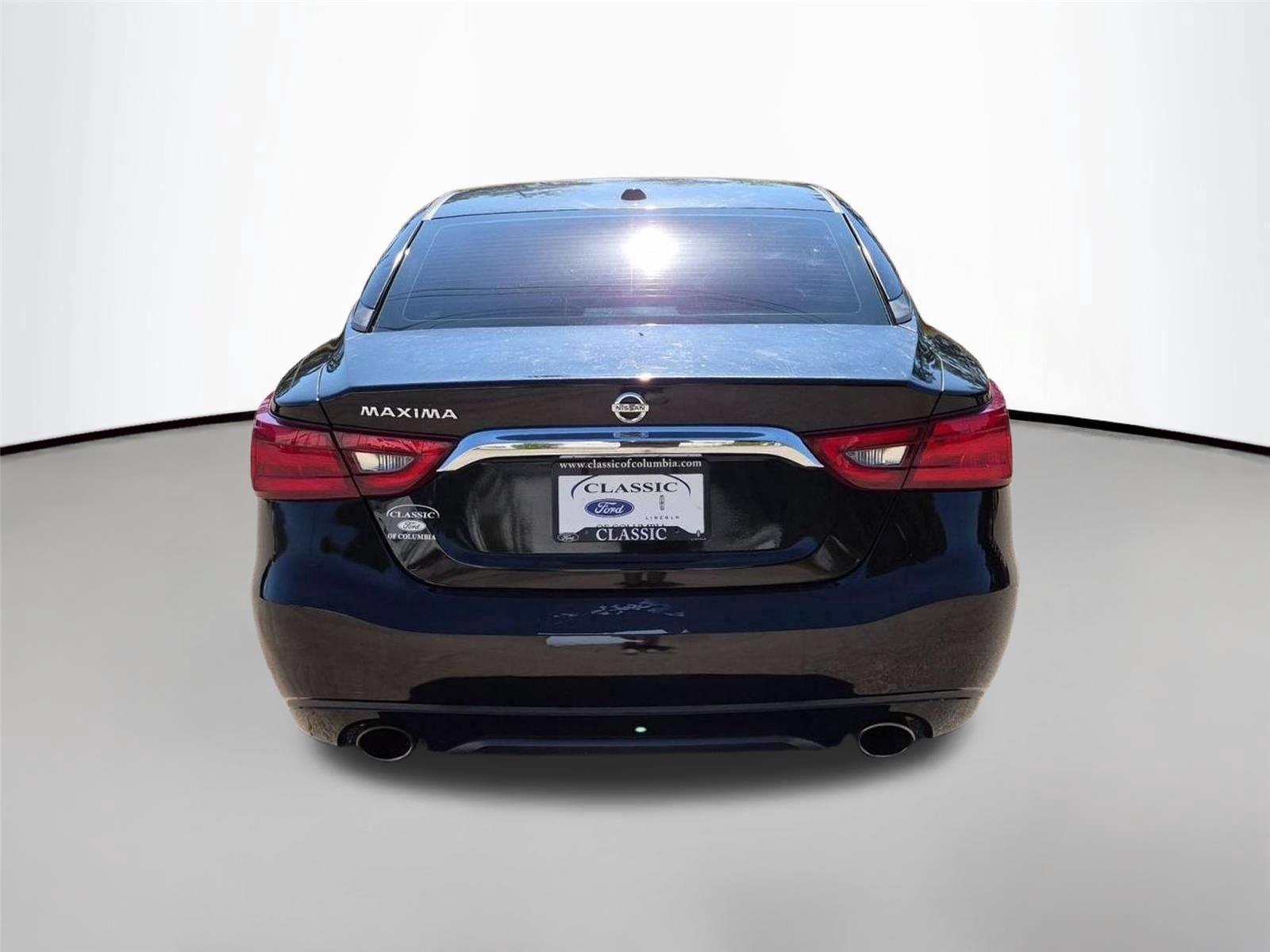 Used 2016 Super Black Nissan 3.5 S image 4