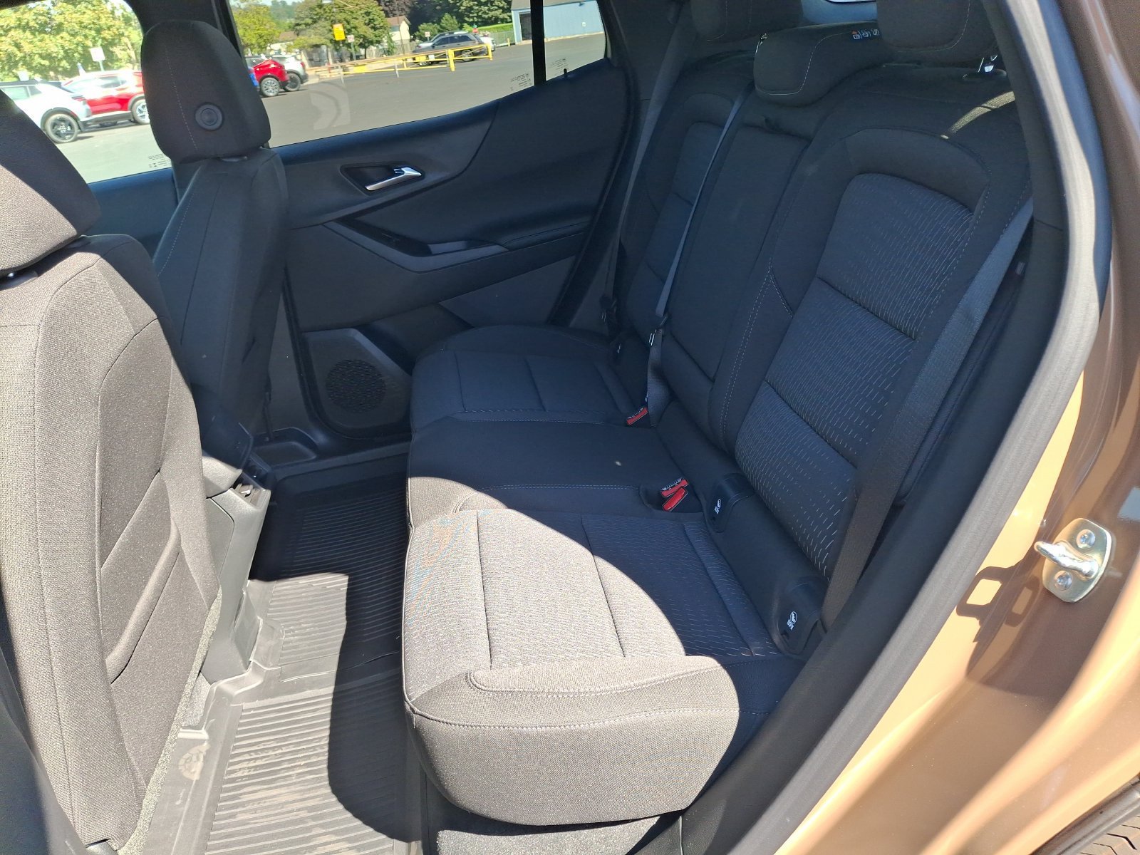 2027 Chevrolet Equinox LT - Photo 18