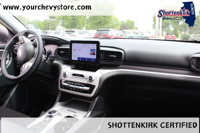 Used 2023 Silver Ford XLT image 10