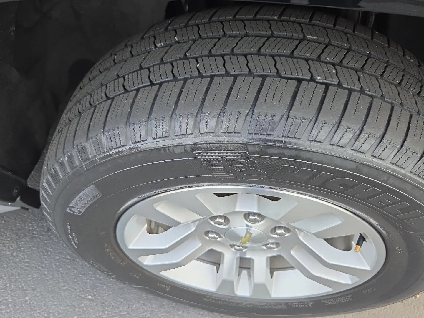 Used 2018 BLACK Chevrolet LT image 3