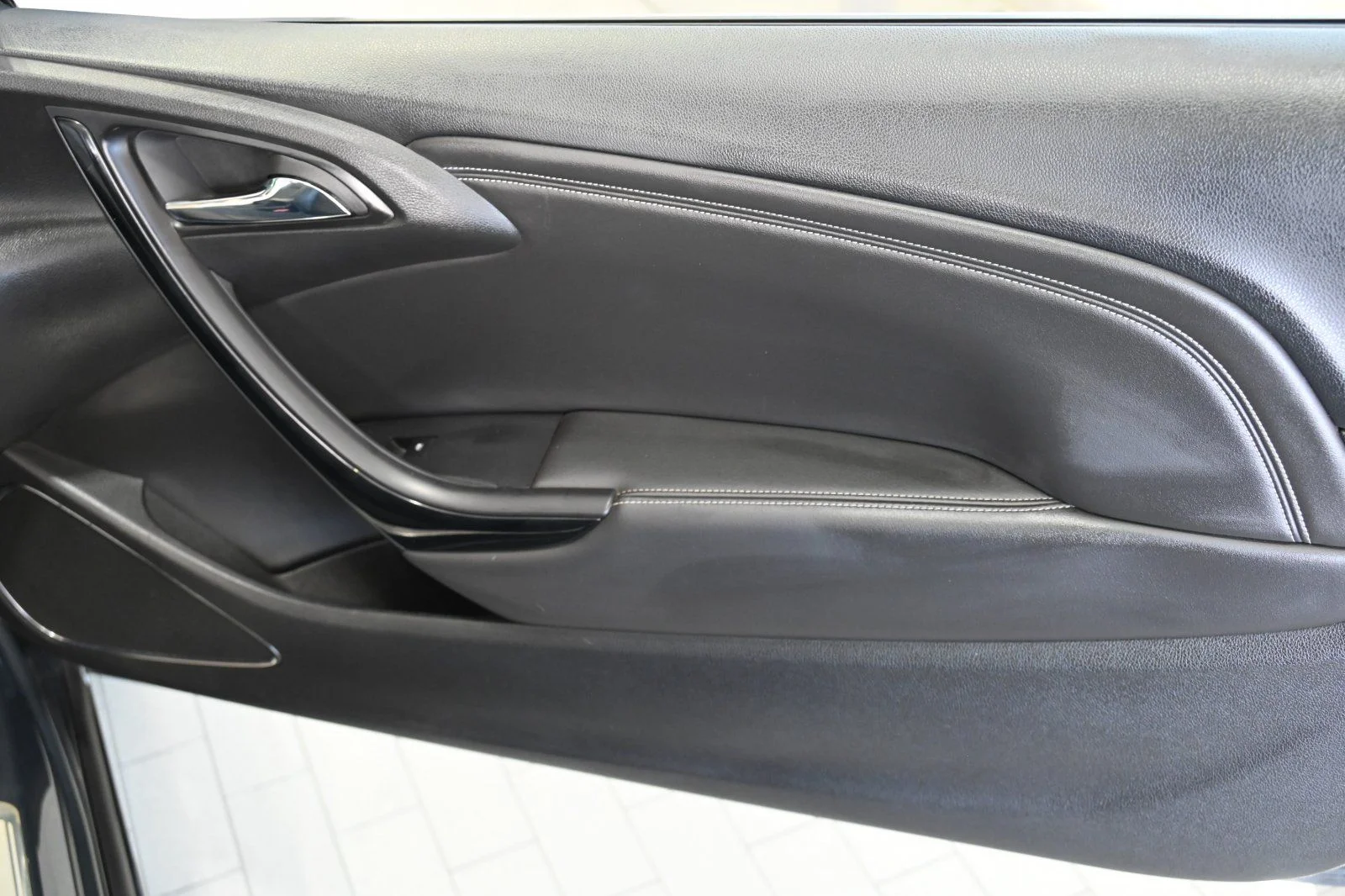 Used 2016 Graystone Metallic Buick Premium image 17