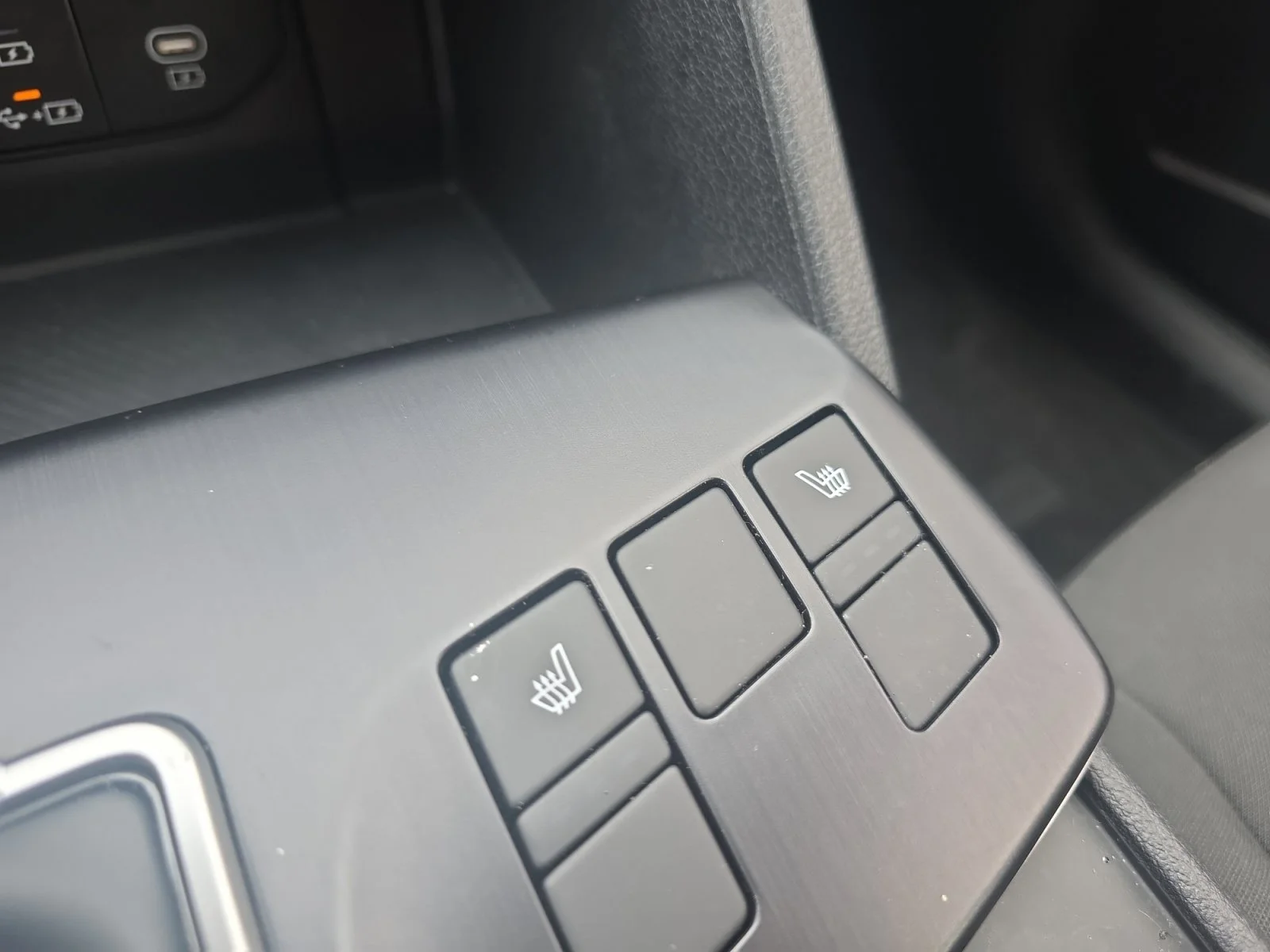 Certified Used 2026 Glacial White Pearl Kia LX image 23