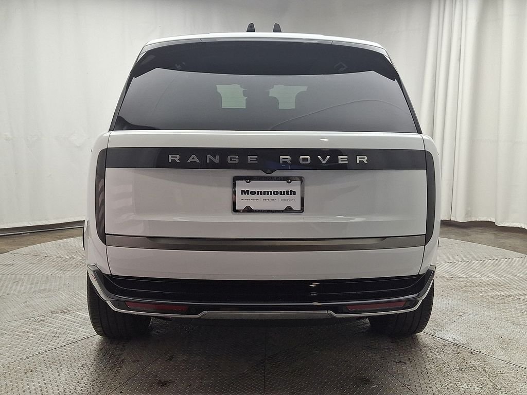 Certified Used 2024 Fuji White Land Rover SE image 5