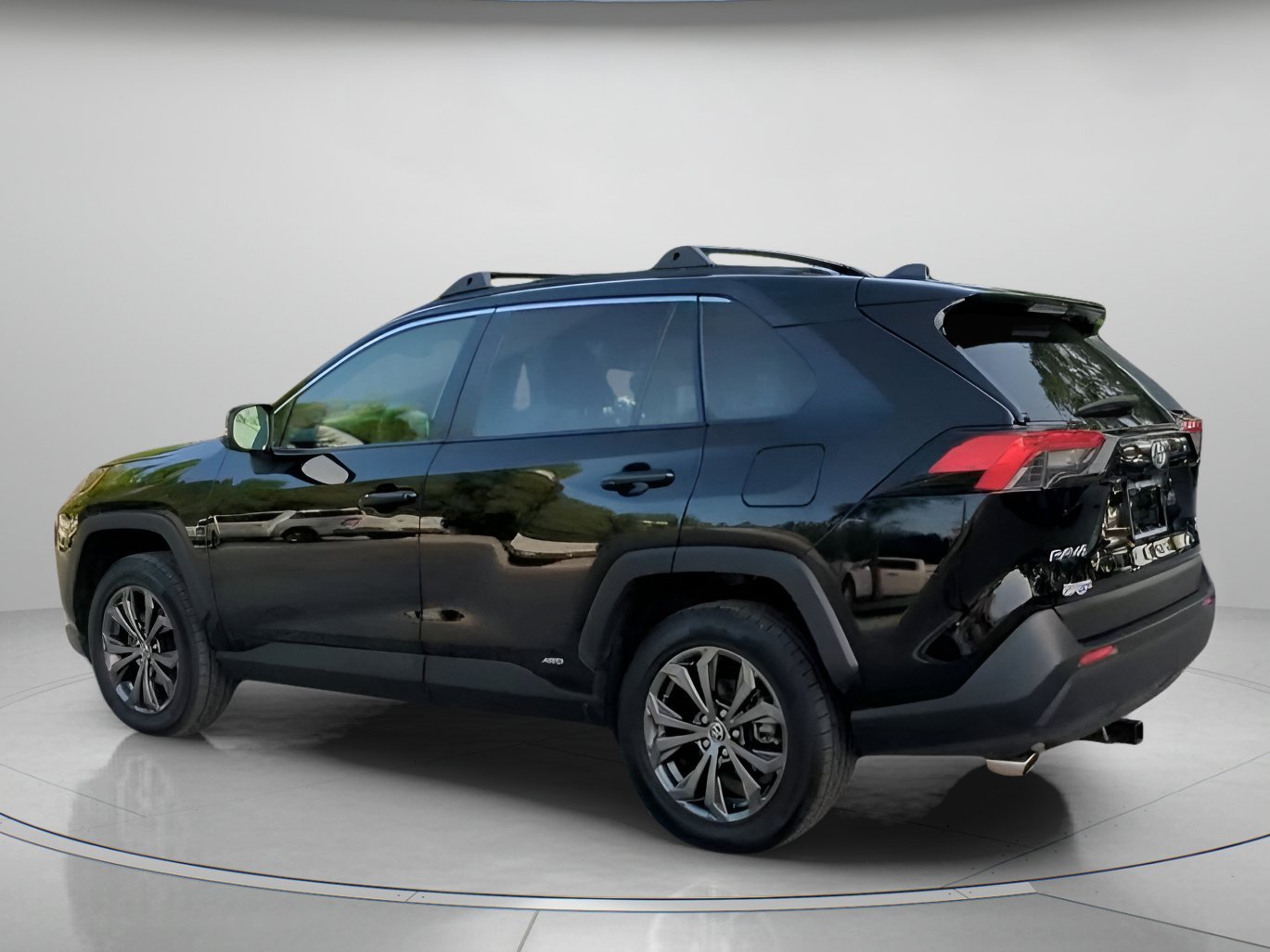 Used 2023 Midnight Black Metallic Toyota Hybrid XLE Premium image 18