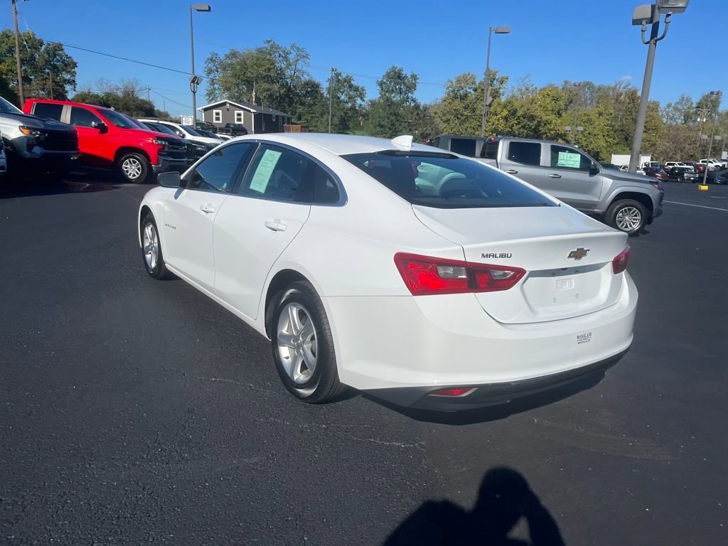 2023 Chevrolet Malibu 1LT photo 3