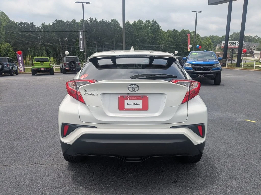 Used 2021  Toyota LE image 6