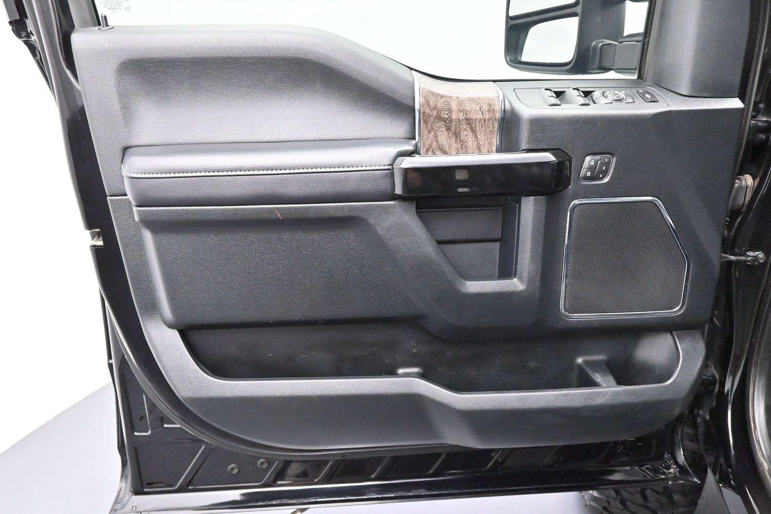 Used 2019 Agate Black Ford LARIAT image 11