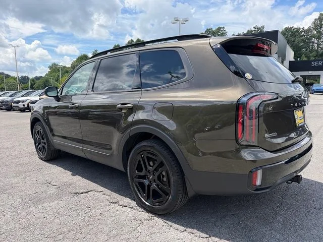 Used 2024 Green Kia EX X-Line image 5