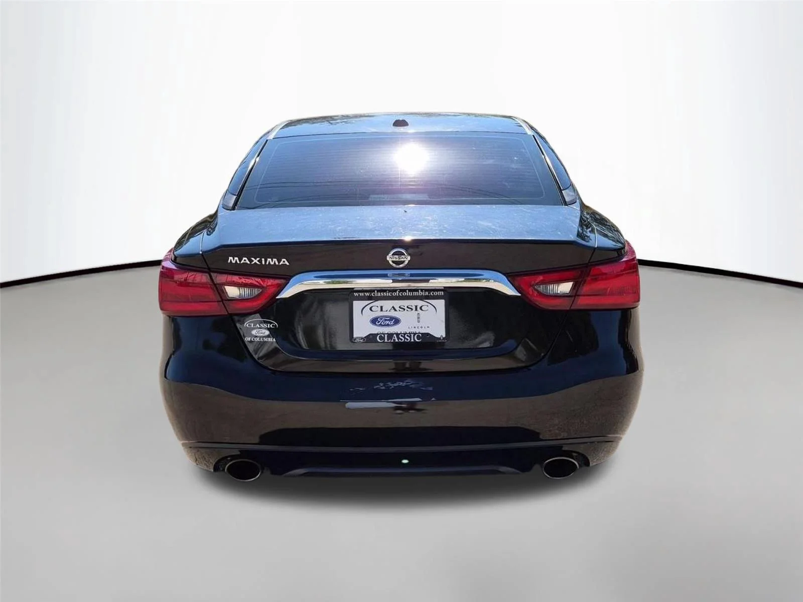 Used 2016 Super Black Nissan 3.5 S image 4