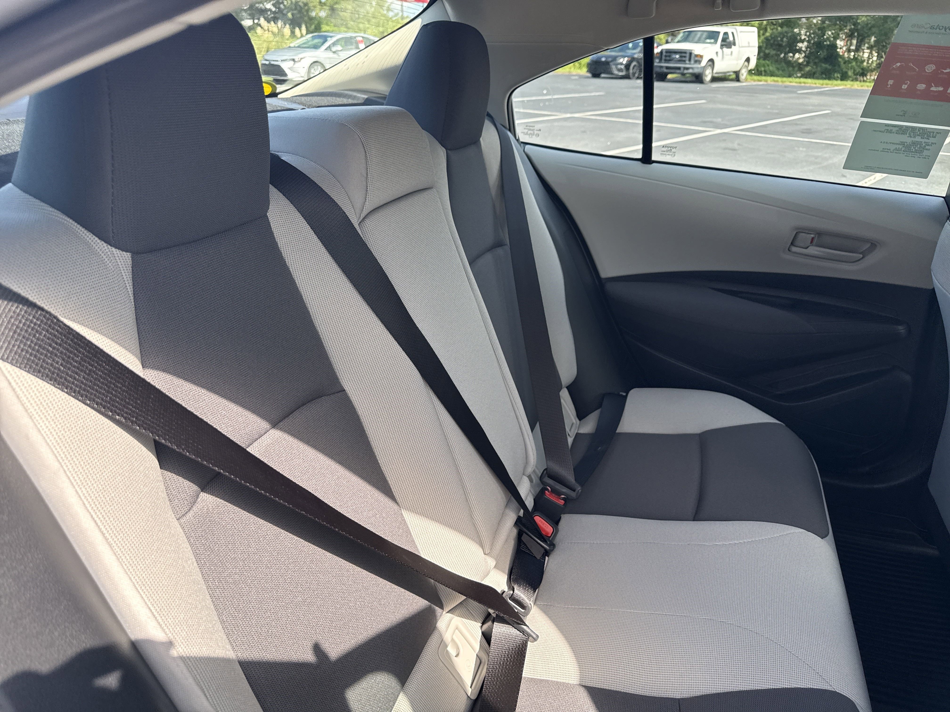 Used 2025  Toyota  image 31