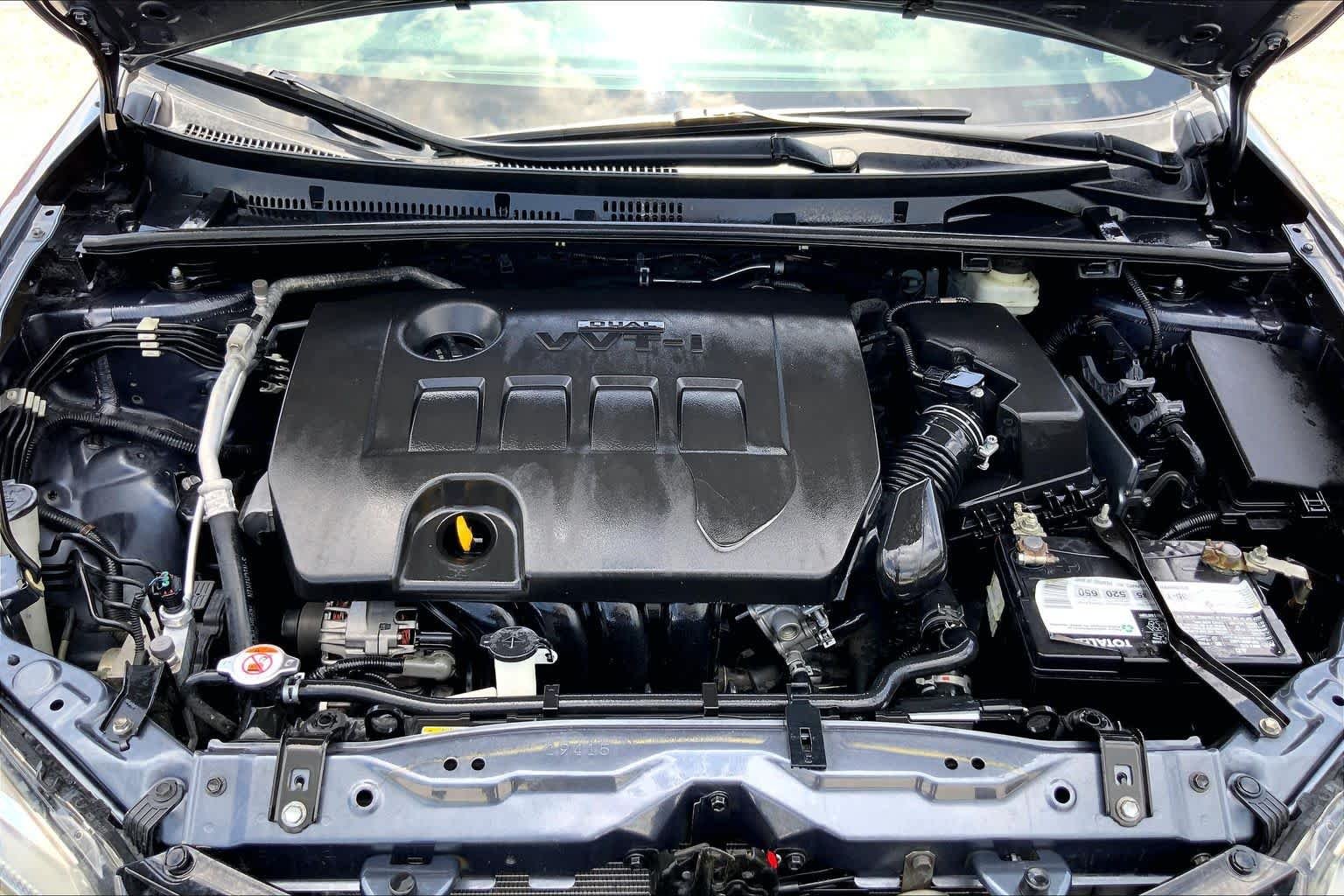 Used 2018 Slate Metallic Toyota LE image 31