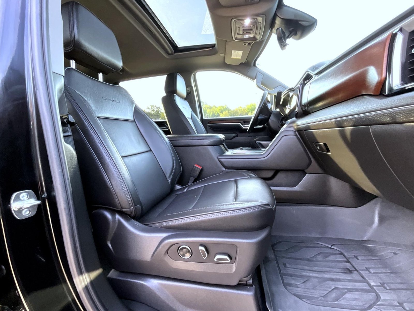 Used 2026 Black GMC Denali image 19