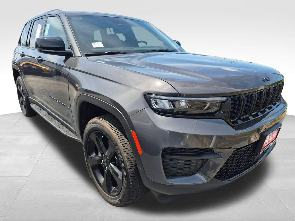 Used 2025 Gray Jeep Altitude X image 20