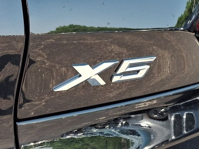 New 2026 Black Sapphire Metallic BMW xDrive40i image 20