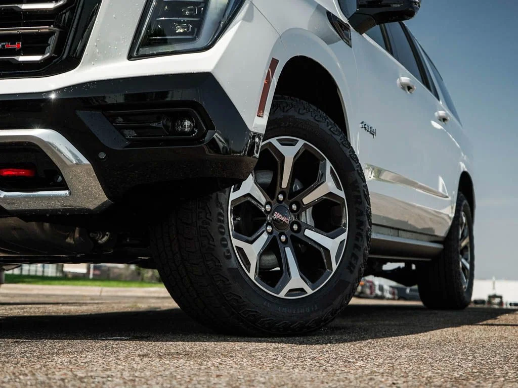 2026 GMC Yukon XL AT4 Ultimate - Photo 6