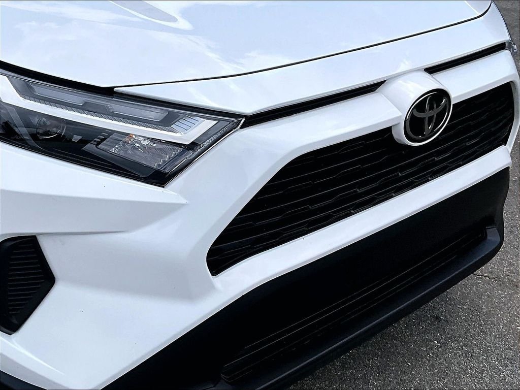 Used 2025 White Toyota LE image 32