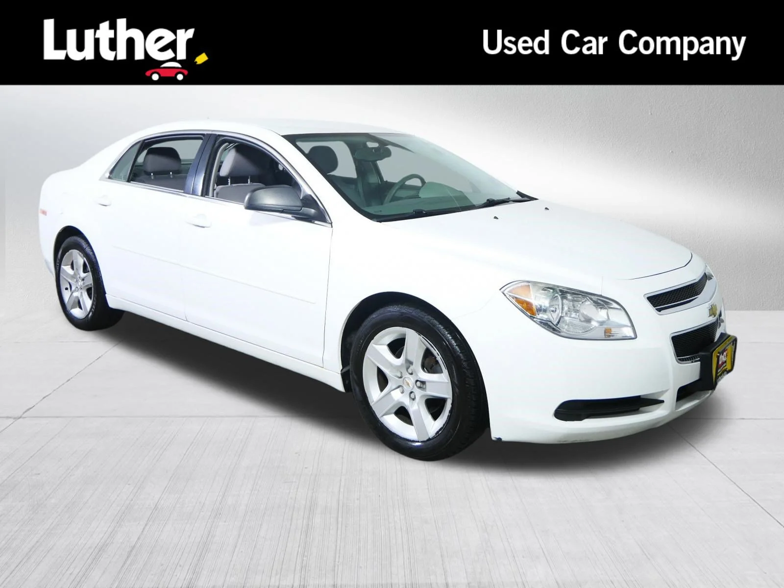 Used 2011 Summit White Chevrolet LS w/1LS image 1