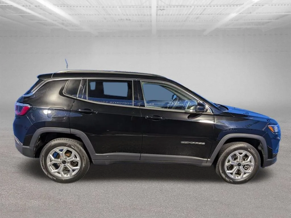 Certified Used 2025 Black Jeep Latitude image 4