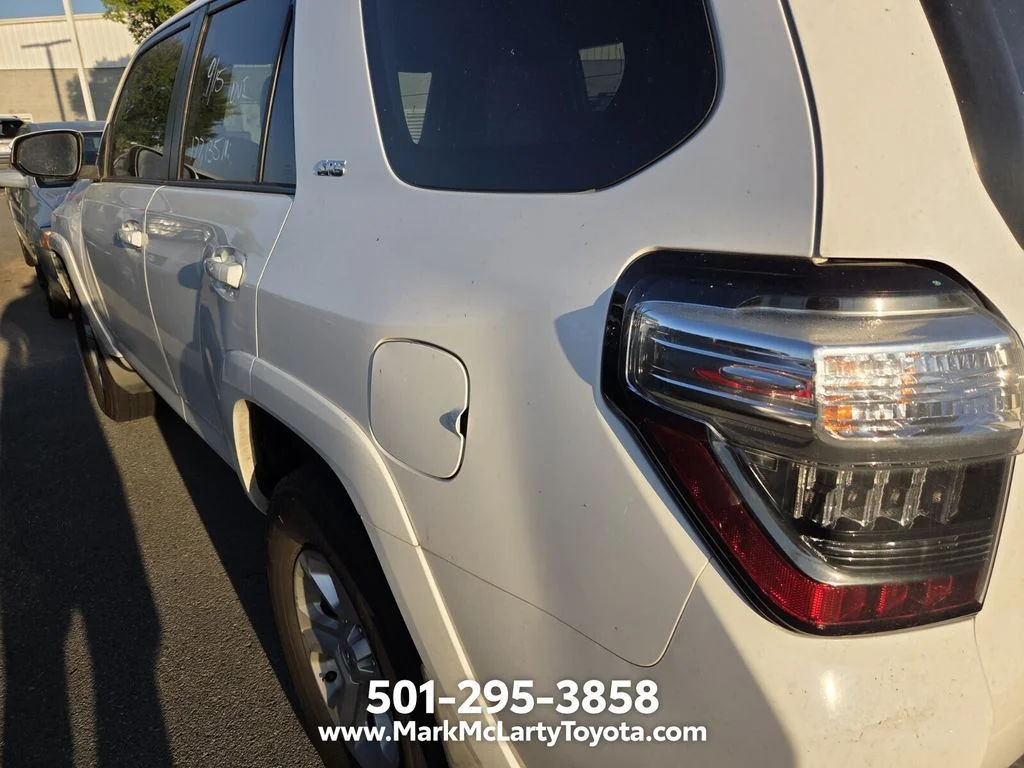 Used 2019 White Toyota SR5 image 5