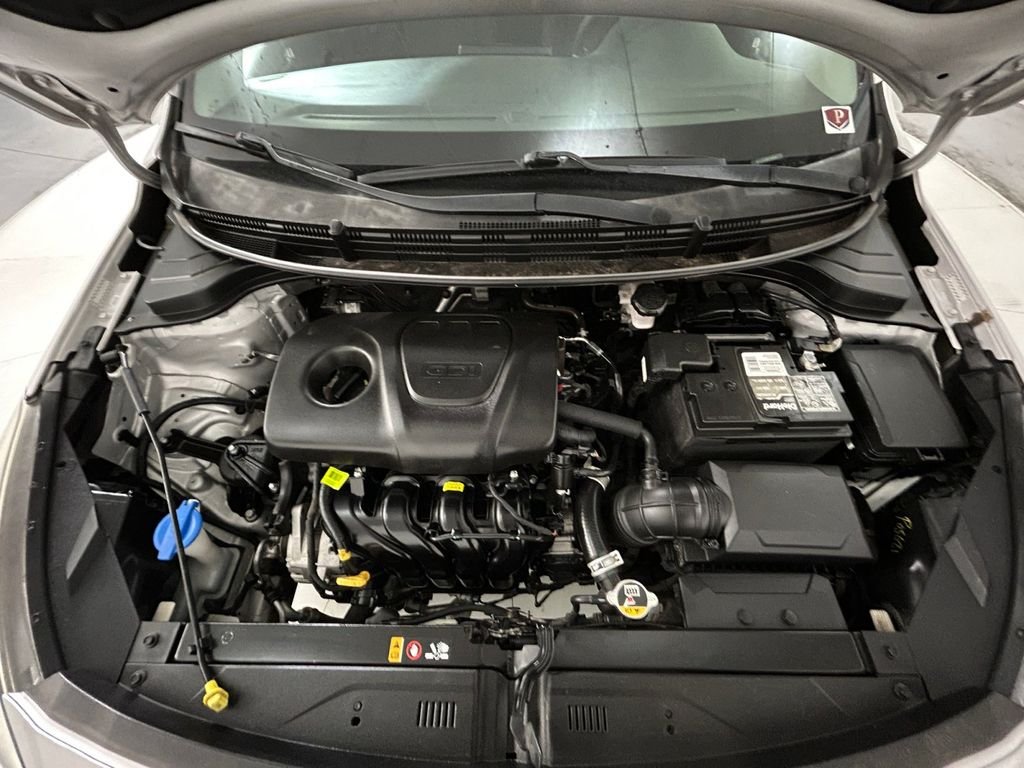 Used 2019 Silver Kia S image 21