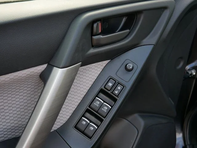 Used 2018 Gray Subaru 2.5i Premium image 15