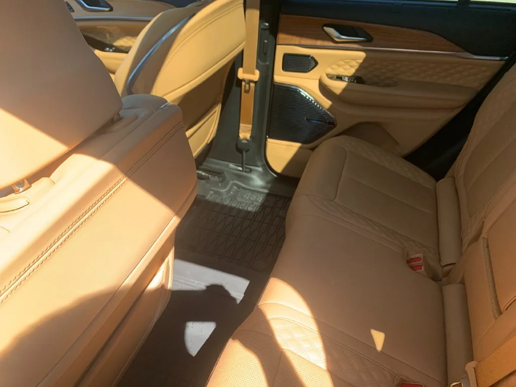 Used 2023  Jeep Summit Reserve image 14