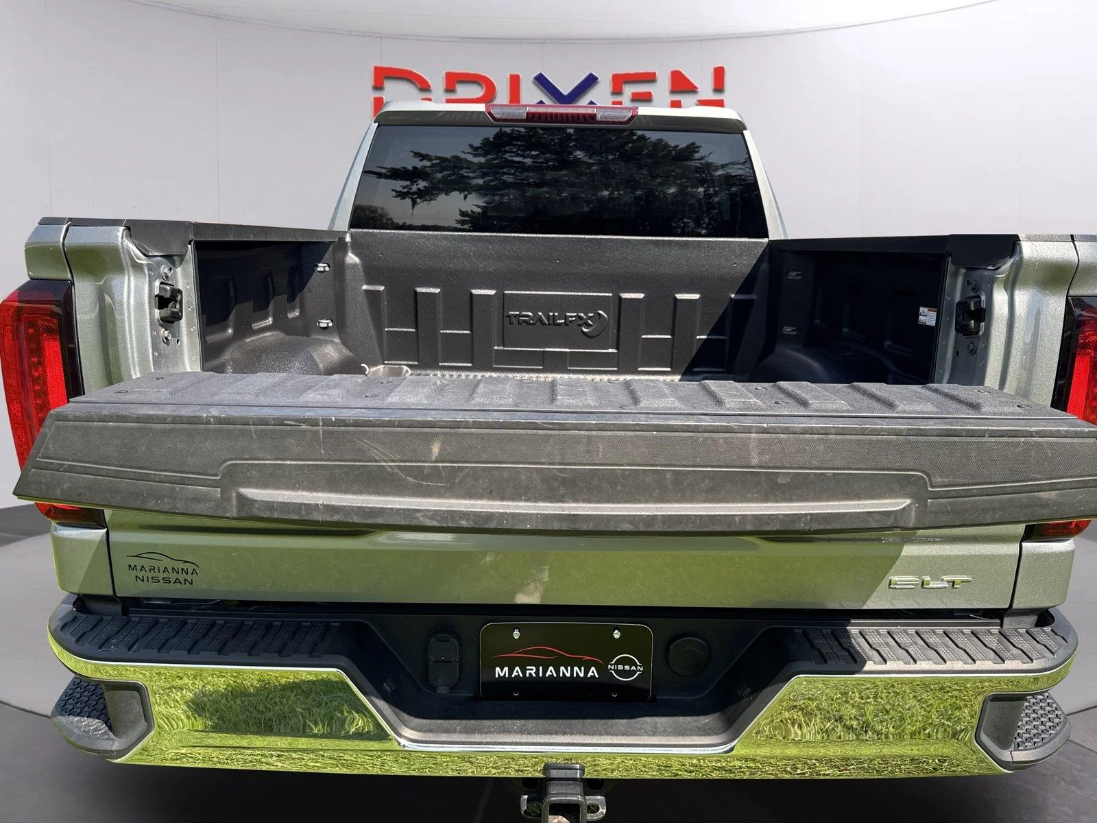 Used 2025 Sterling Metallic GMC SLT image 28