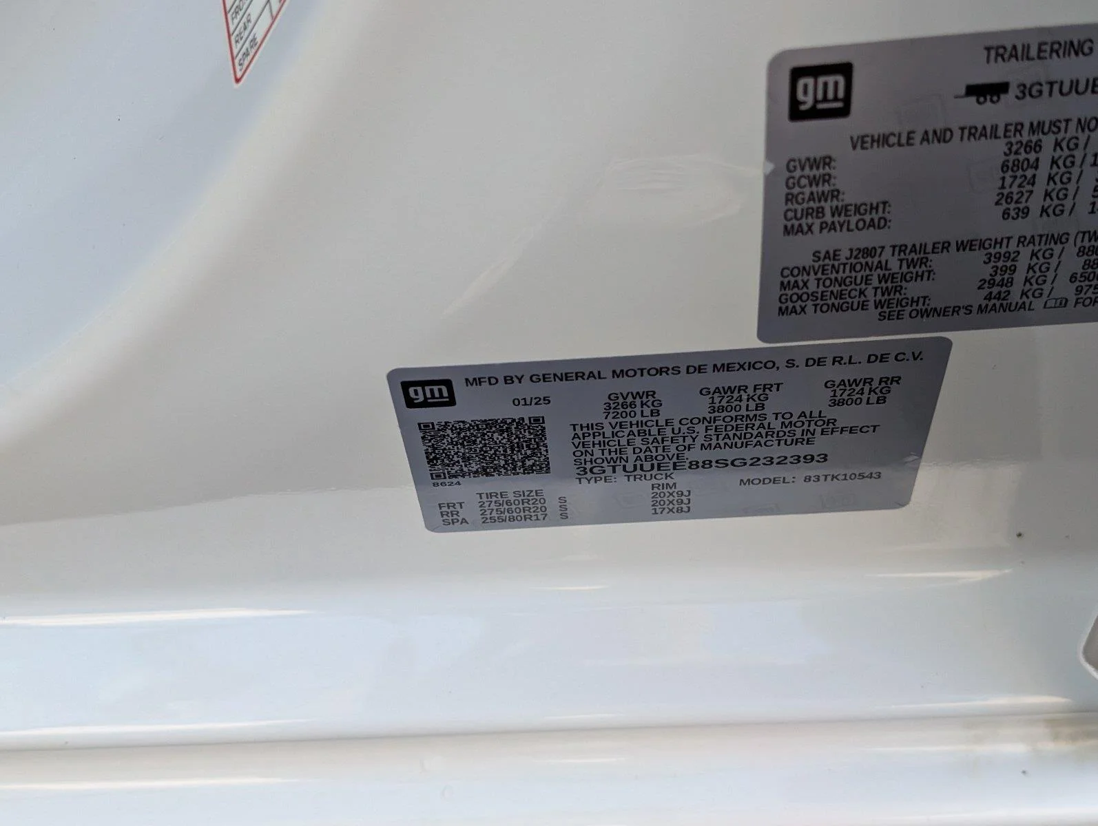 Used 2025 Summit White GMC AT4 image 14