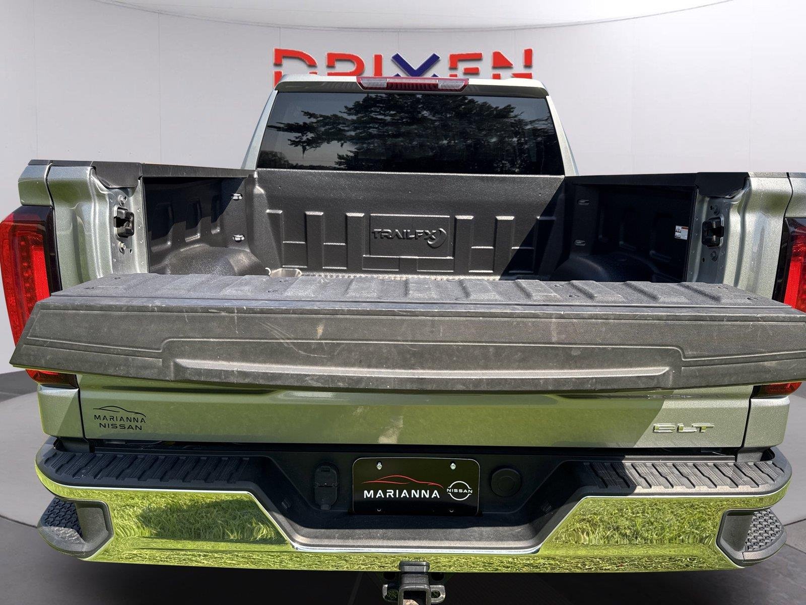Used 2025 Sterling Metallic GMC SLT image 28