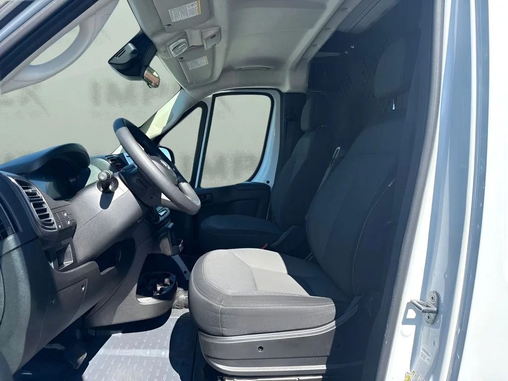 Used 2025 White Ram Base image 9