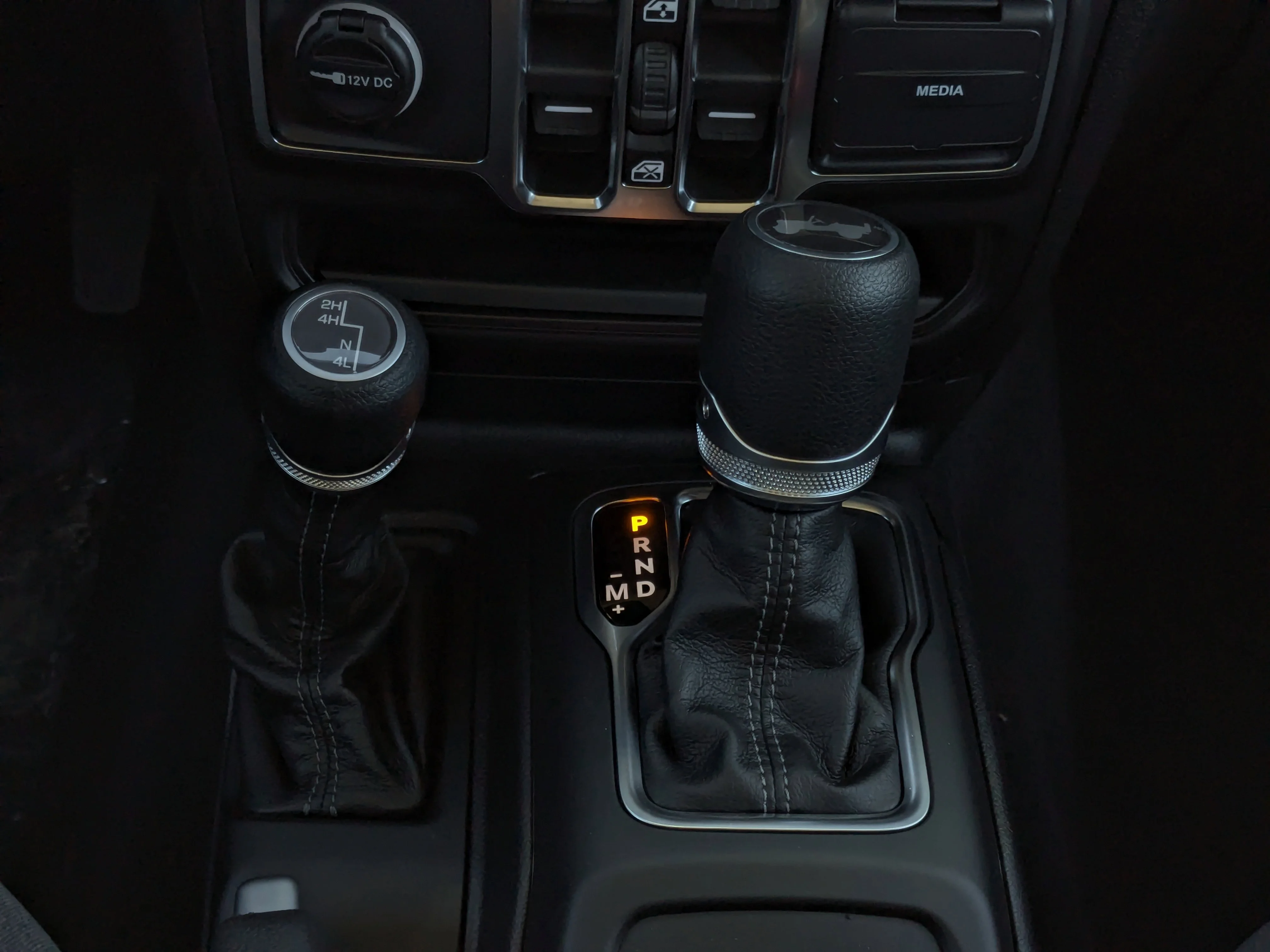 New 2026 Grey Jeep Sport - - 3.6L V6 Engine - 12.3 Uconnect 5 - 3-Piece Hardtop - Non-Vented Steel Hood & More image 21