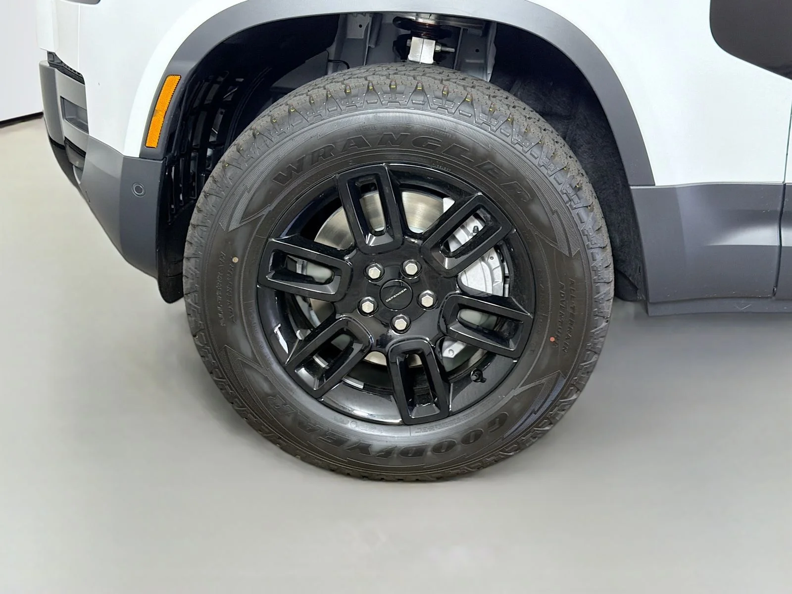 New 2026 Fuji White Land Rover S image 37