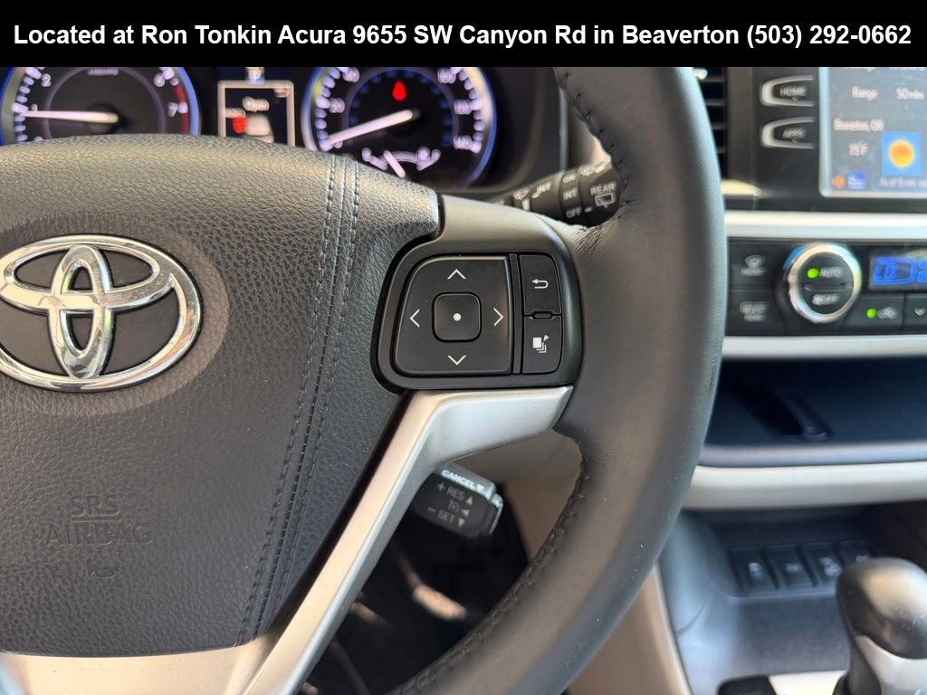 Used 2016 Blizzard Pearl Toyota XLE V6 image 17